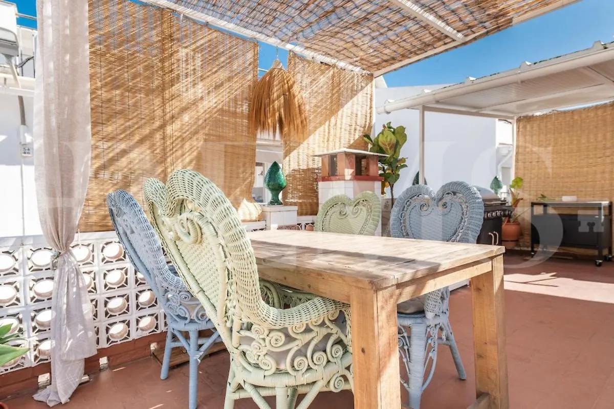 Charming House With Rooftop Terrace By Rems Торремолинос Дом отдыха